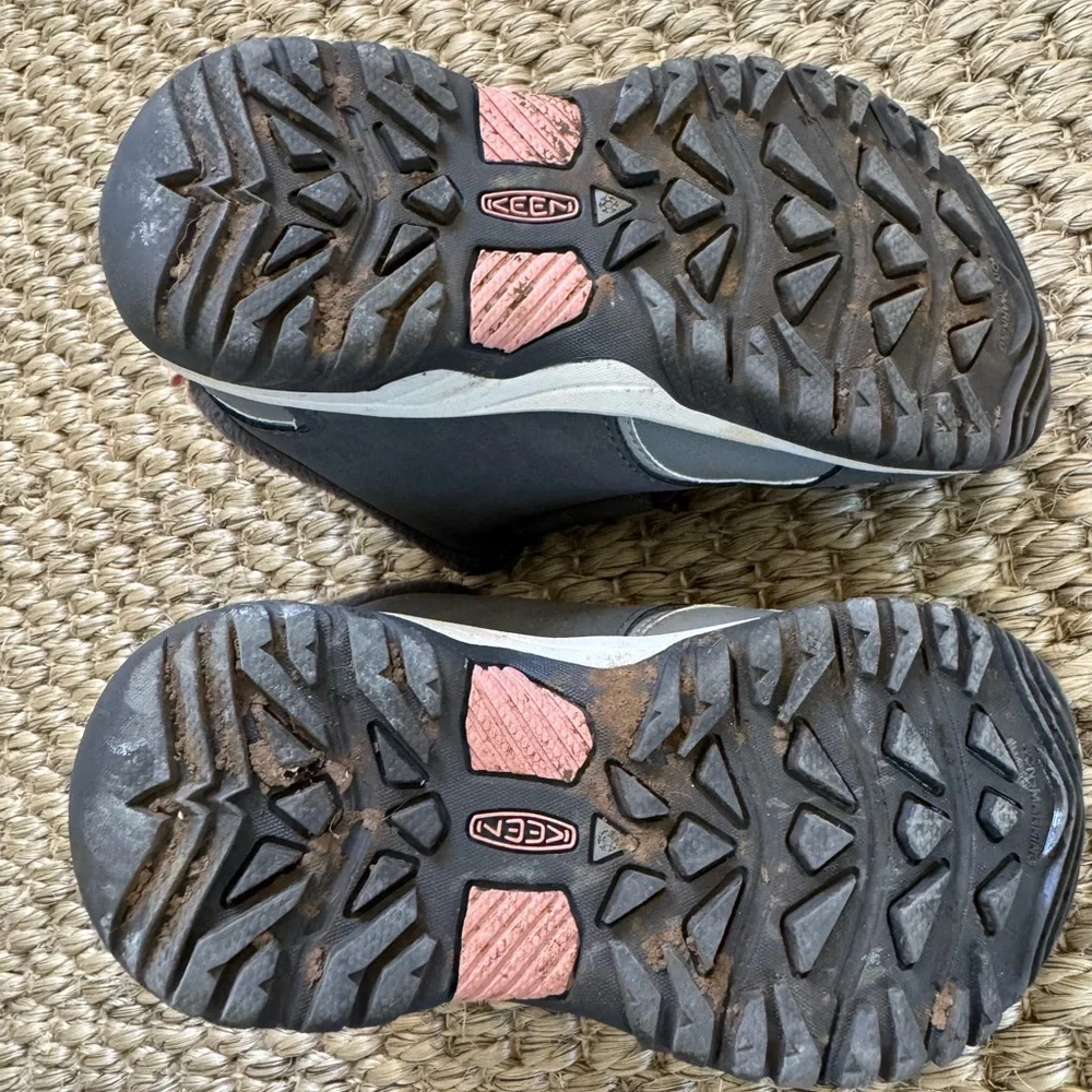 Keen Kids Winter Gray‎ Boots Waterproof Insulated Toddler Size 11